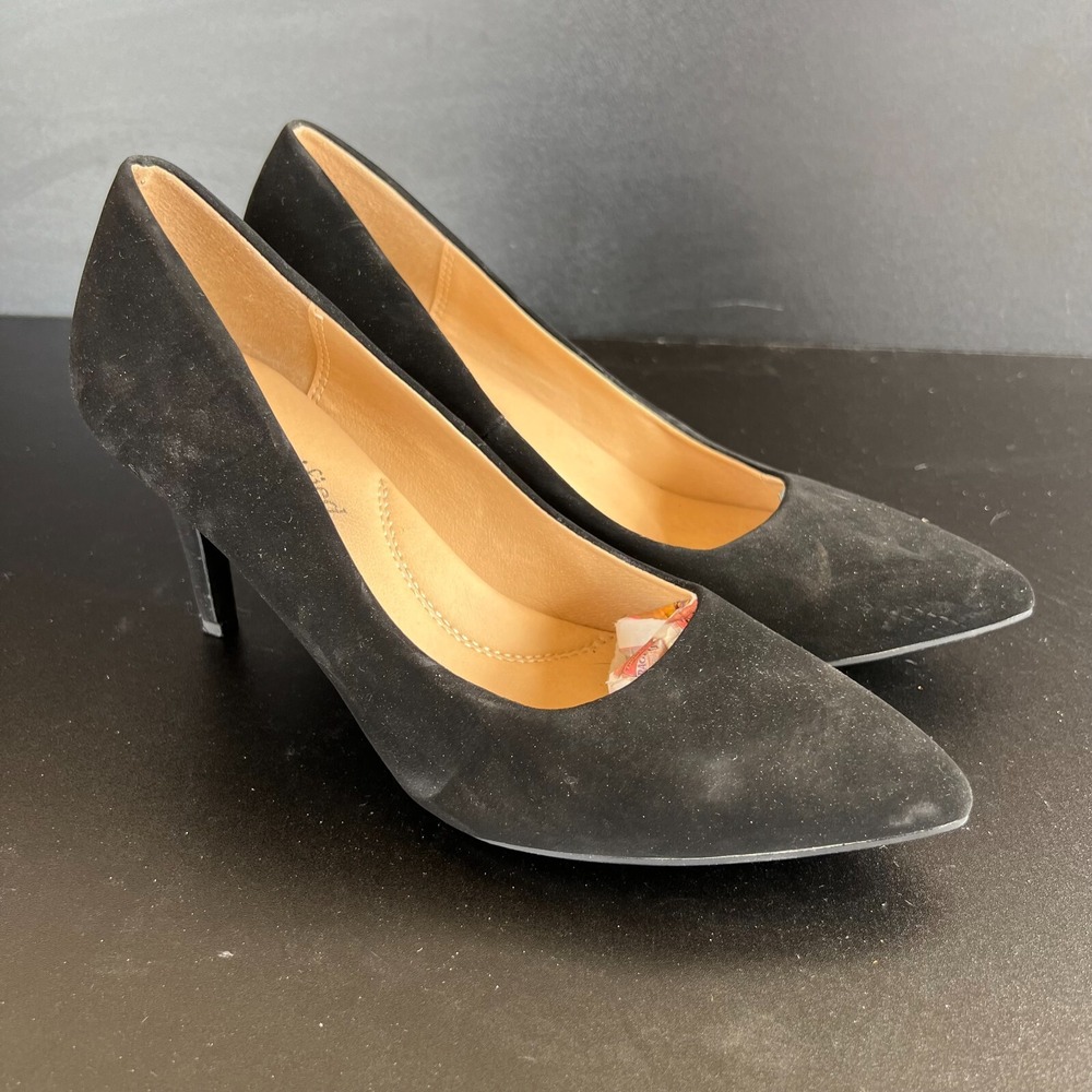 City‎ Classified Pumps Women's Size US 9 Black Suede Pointed Toe Classic Pull-On
